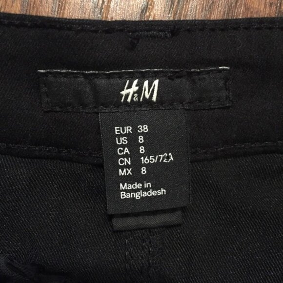 NWOT H&M Black Skirt - Picture 3 of 3